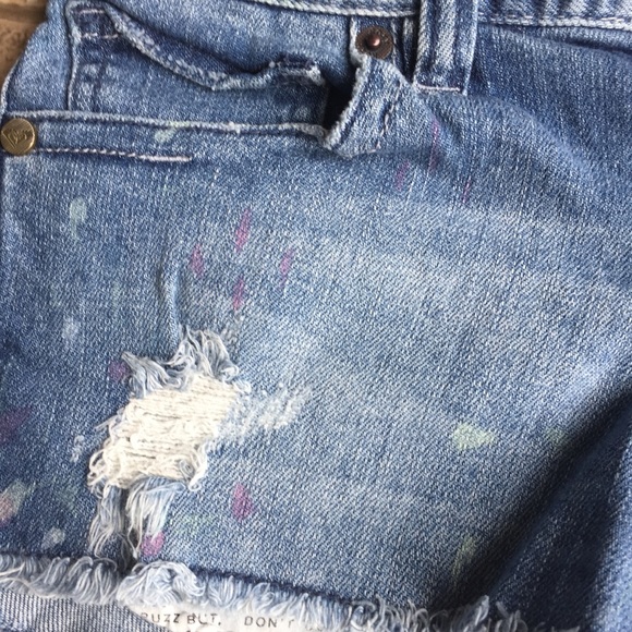 Distressed Roxy shorts - Picture 4 of 5